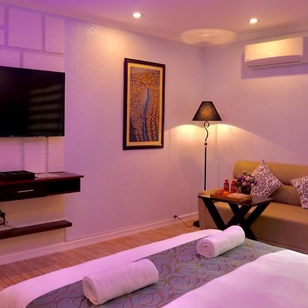 Maison Hotel Cauayan City  Exterior photo