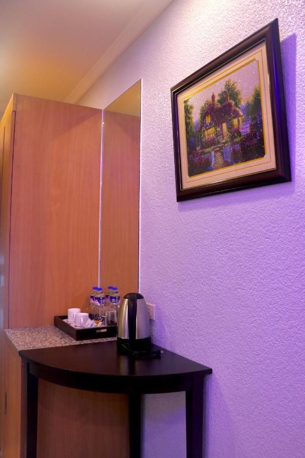 Maison Hotel Cauayan City  Exterior photo