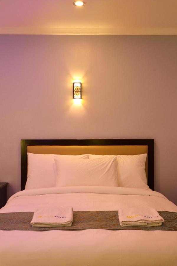 Maison Hotel Cauayan City  Exterior photo